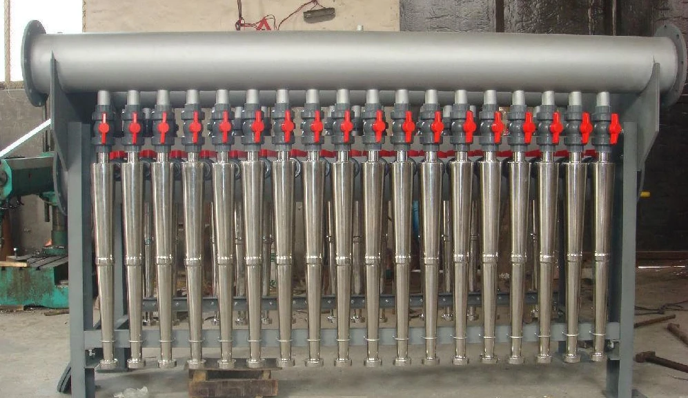 Pulp mill machine cleaner in toilet paper production line