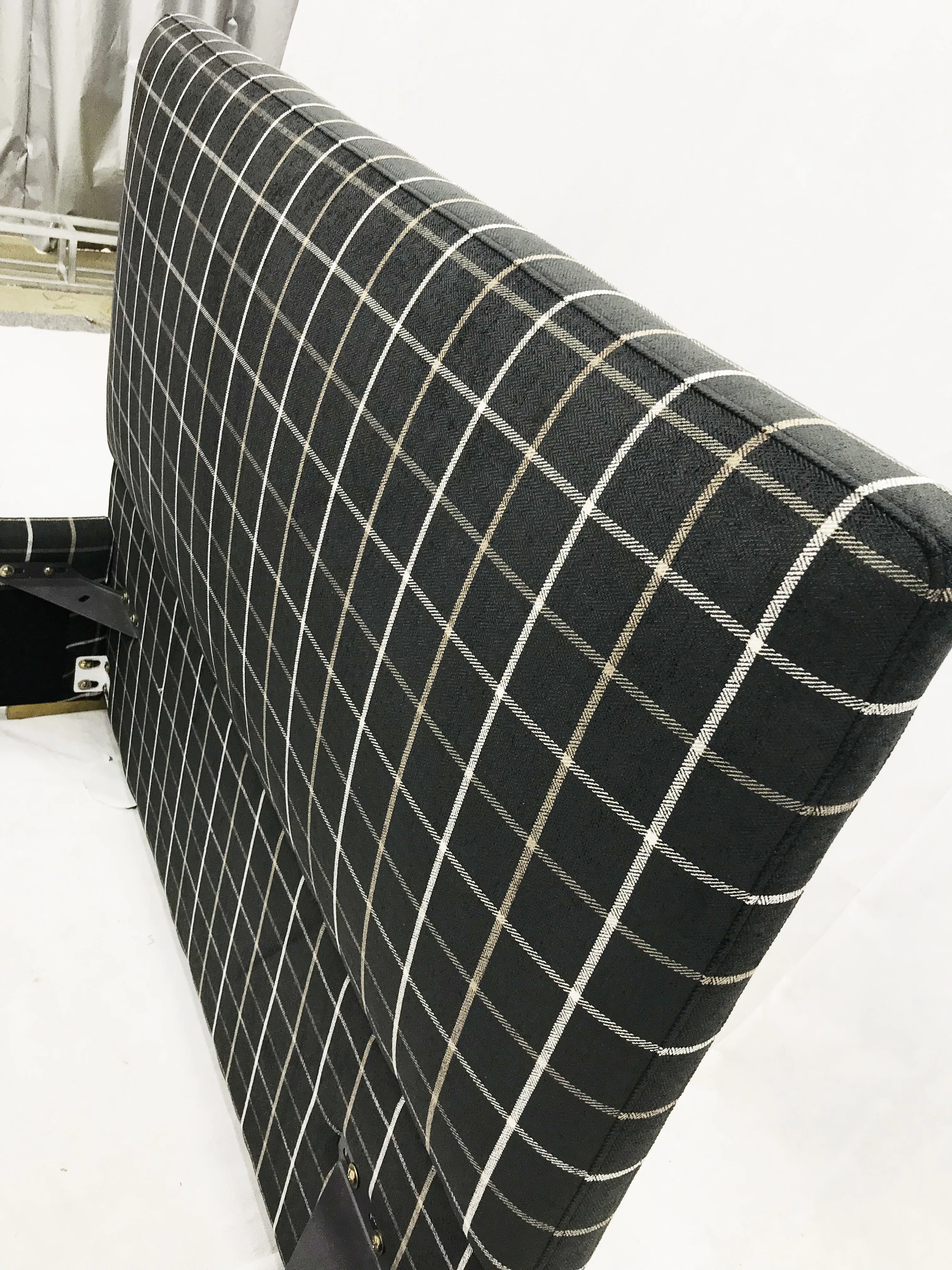 Italian Luxury Furniture Stylish Bedroom Set Black & White Plaid Bed High Quality King Size Modern Double Bed Fabric Bed