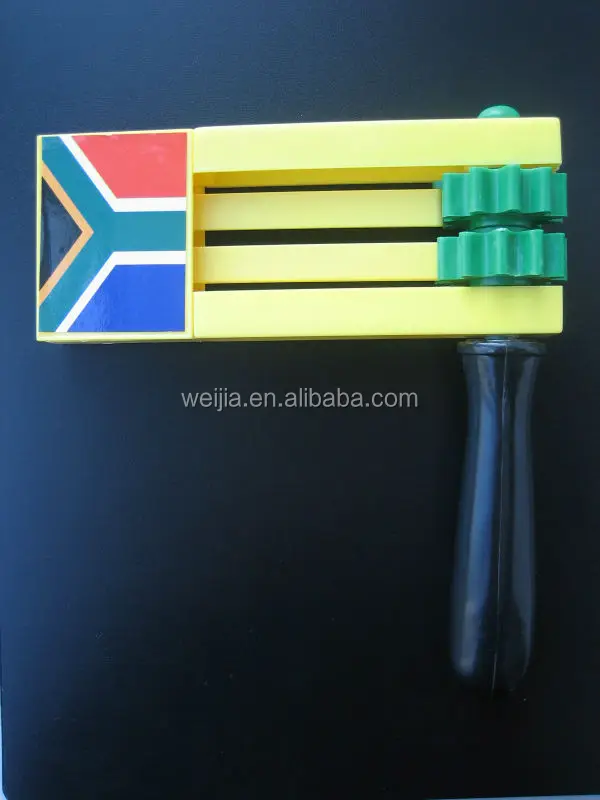 Пластиковая шумоподавляющая погремушка