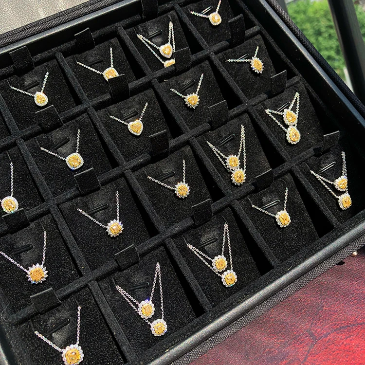 
China Natural Diamond Gold Custom Jewelry 