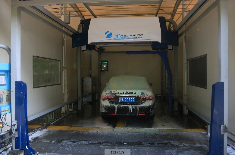 Fully automatic car wash machine price with foam, wax systems