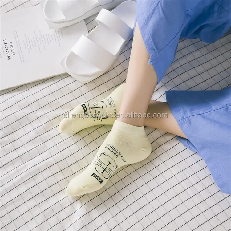 
New arrival Japanese style spring and autumn ladies boat socks, wholesale candy color cartoon cat design cotton ankle socks 