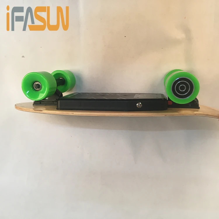 
2018 wholesale small fish plate boosted electric skate board remote control electric skateboard 