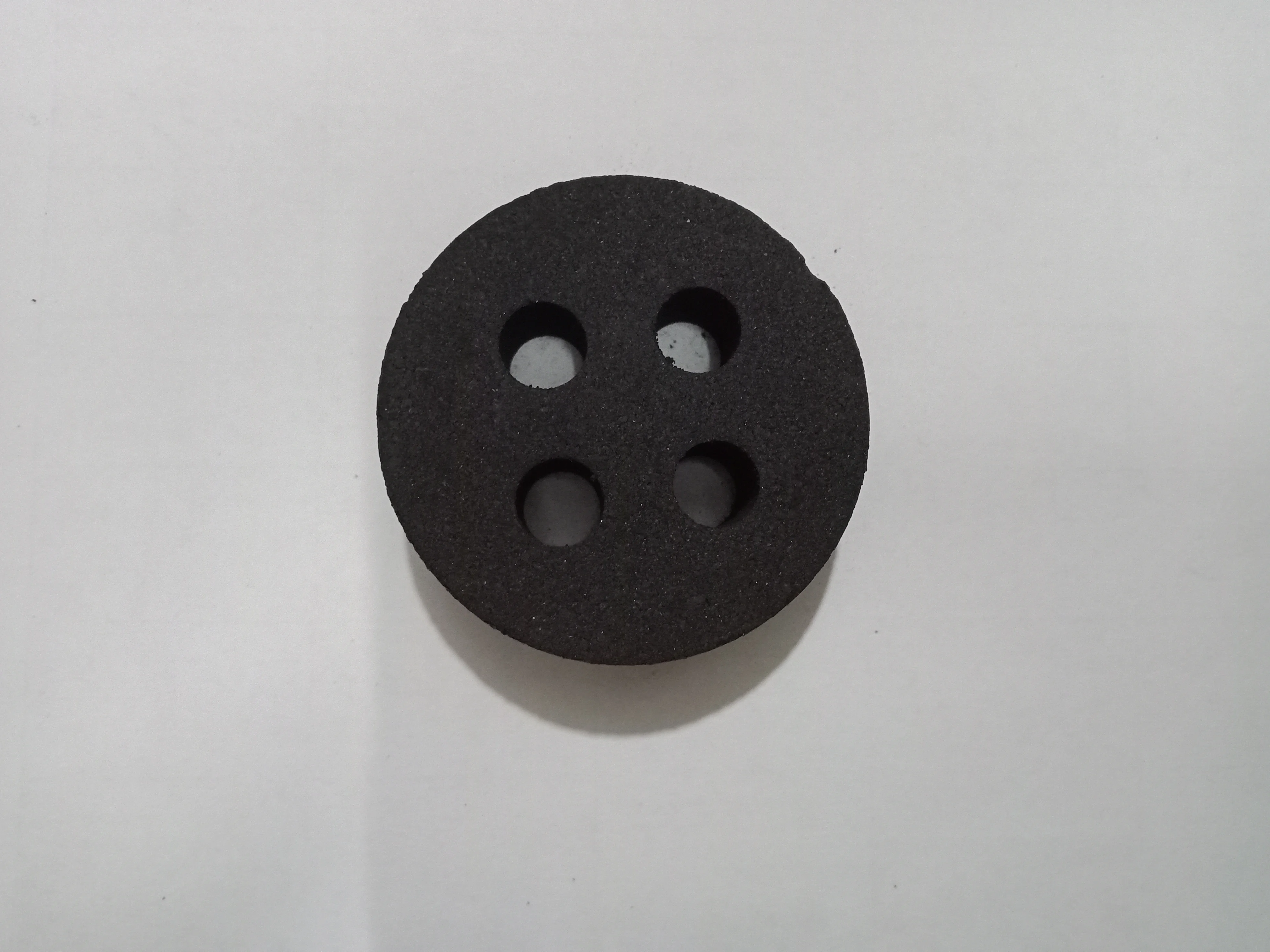 
Large Supply Activated Charcoal activated 4 hole charcoal shisha 100% coconut shell charcoal cubes 