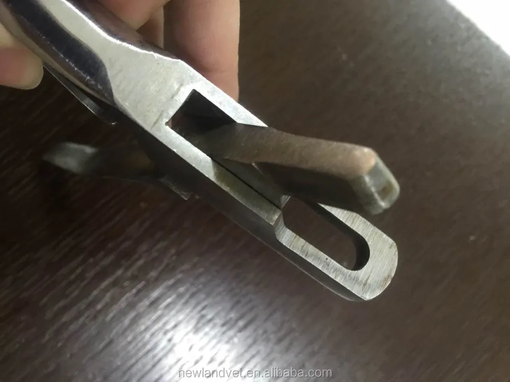 High Quality U and V type Veterinary Instruments Cattle/cow/rabbit Marking Ear Notcher