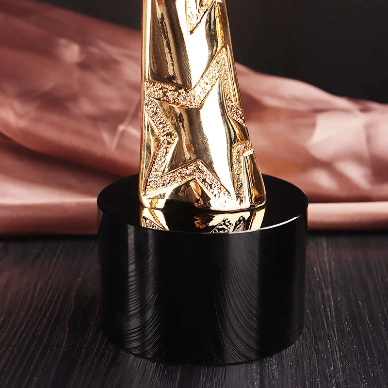 Персонализированный Металлический Трофей чемпионов с хрустальной наградой на Кубок мира, спортивные сувениры, футбольные награды, кубки