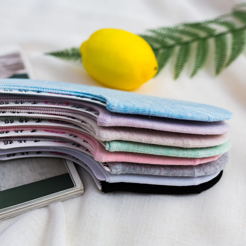 Low price free shipping custom logo silicone and gel girl solid color boat sock