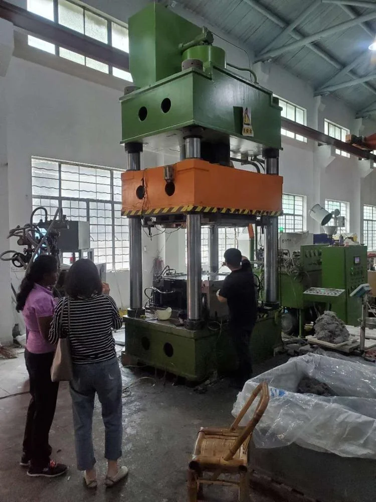 manhole cover hydraulic machine