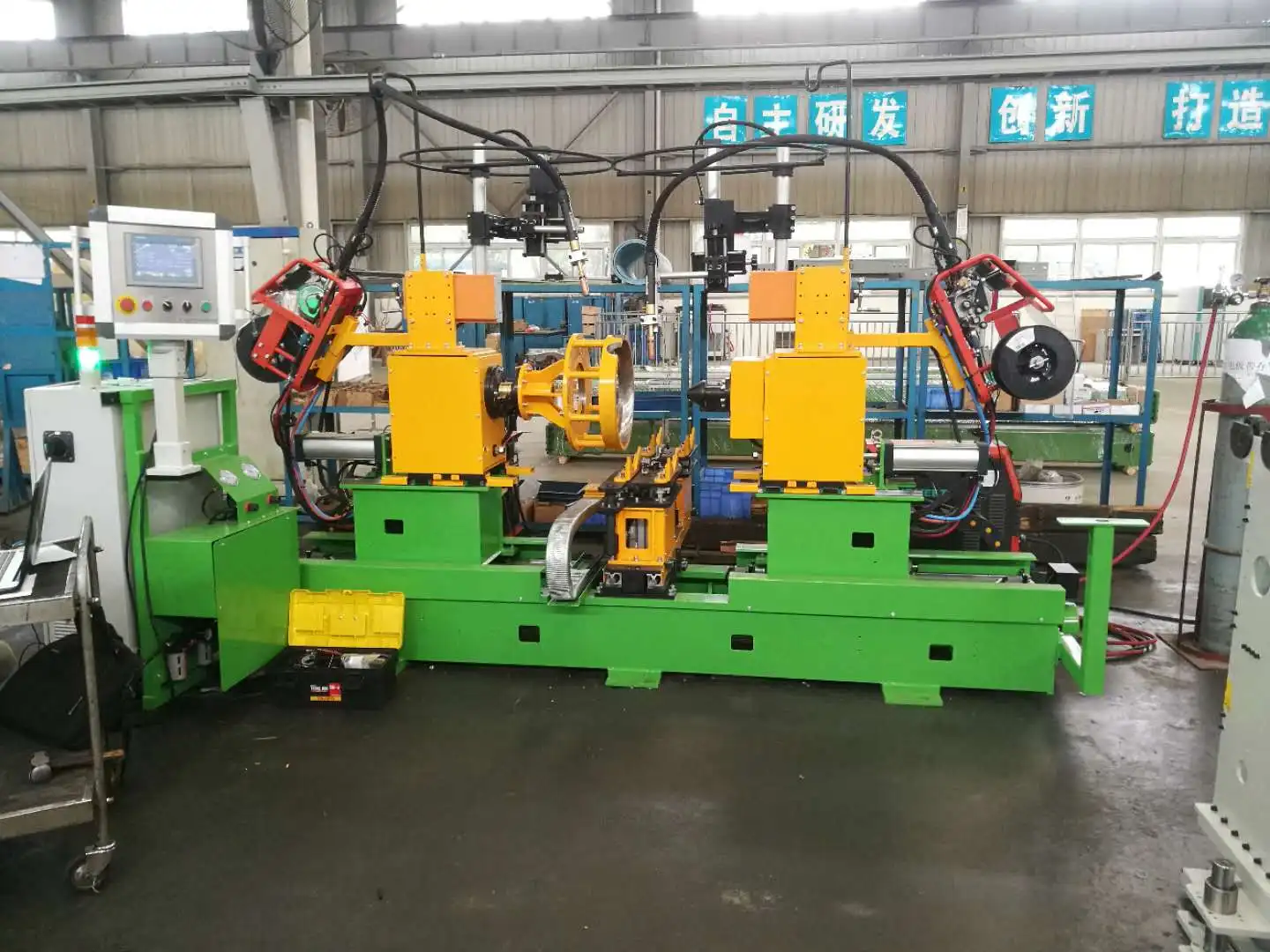 High-tech Solar water heater tank welding equipment manufacturer