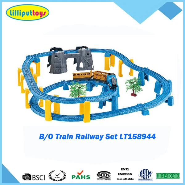 2016 музыкальная модель железной дороги, набор игрушек с подсветкой и деревьями