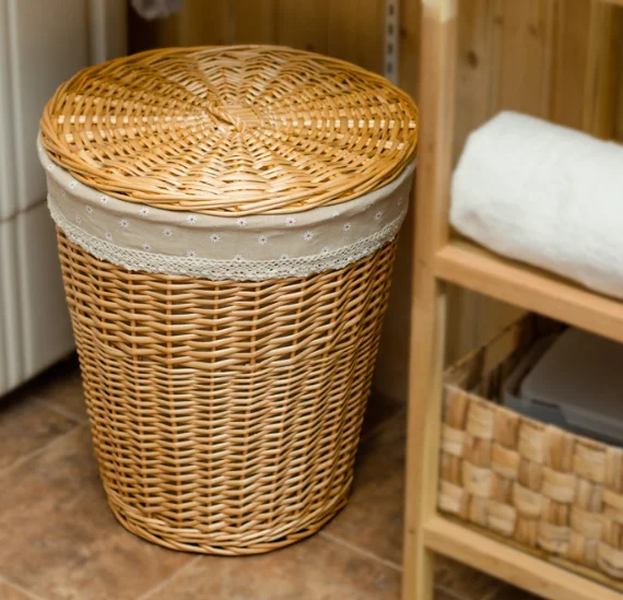 wholesale factory price handmade rustic rattan wicker laundry basket with lids