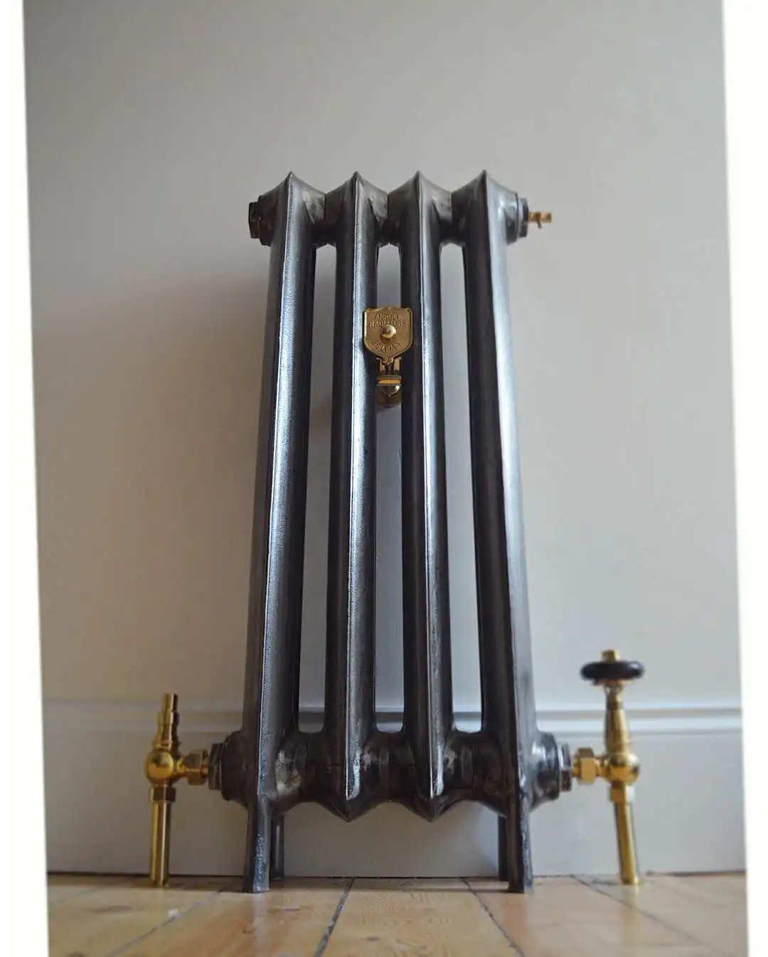 2000w refurbish polish and lacquer used cast iron radiators with air vent