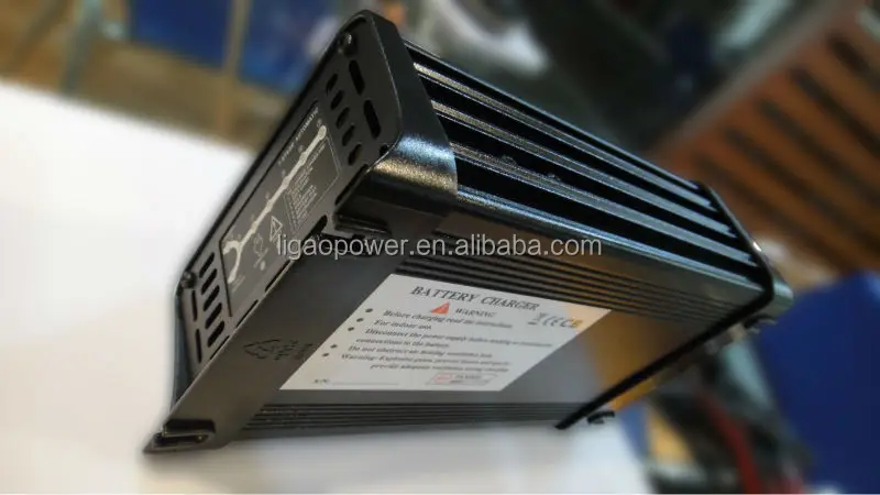 Soft Start 12VDC MBC1212 Battery Charger 12V 12A Battery Charger Charging Car Batteries