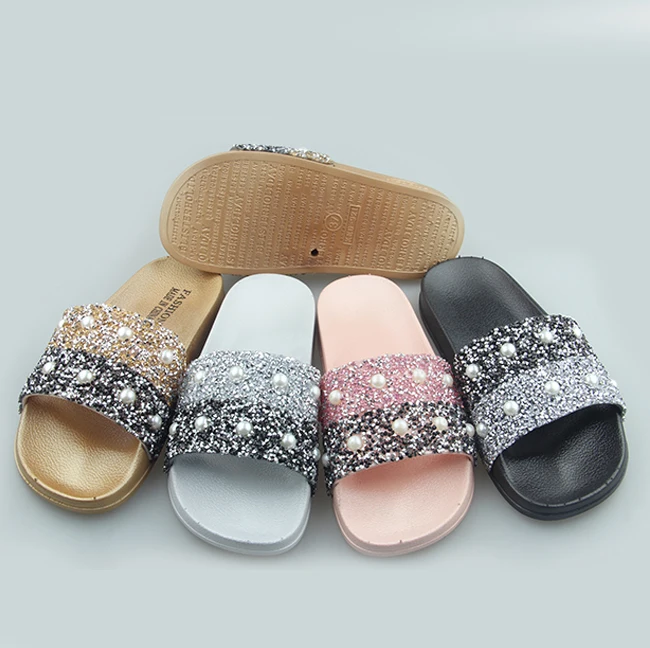 2019 Spring Factory New Design Cheap Ladies Beaded PVC Slippers Women Luxury Pearl DIamond Slide Girls Fashion PVC Beach Sandals
