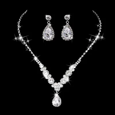 Комплект из колье и серёг серебра 925 пробы с