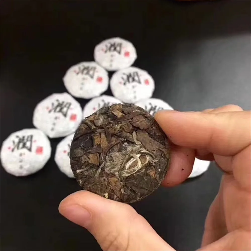 
High Grade,Fuding White Tea Shoumei Cake 