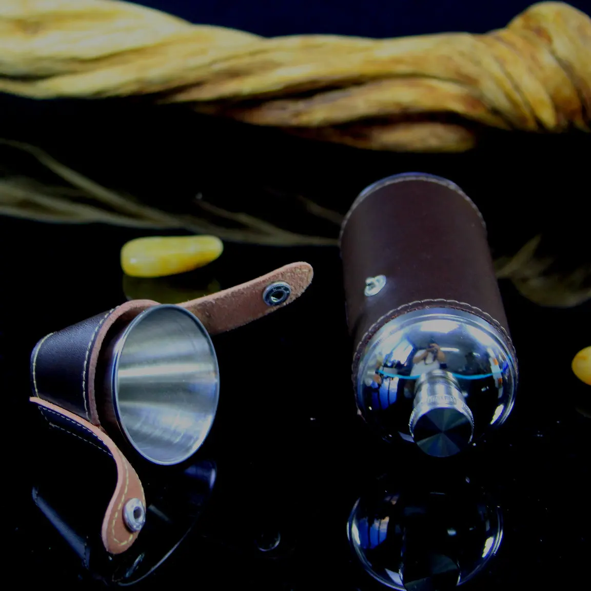 
Stainless Steel 8oz Round Brown Vintage Leather Hip Flask with 2 Concealed Cups in Lid 