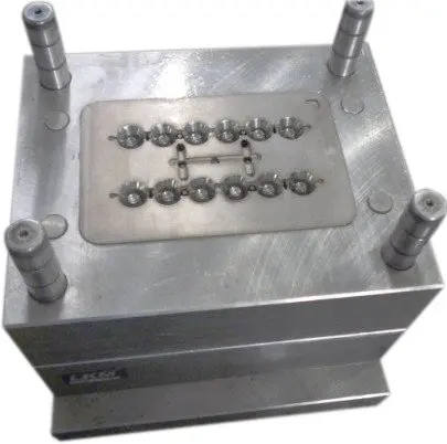 Aluminum Injection Mold Plastic Mould Die Manufacturer Make Precision Injection Injection Production of China Single 1 Set