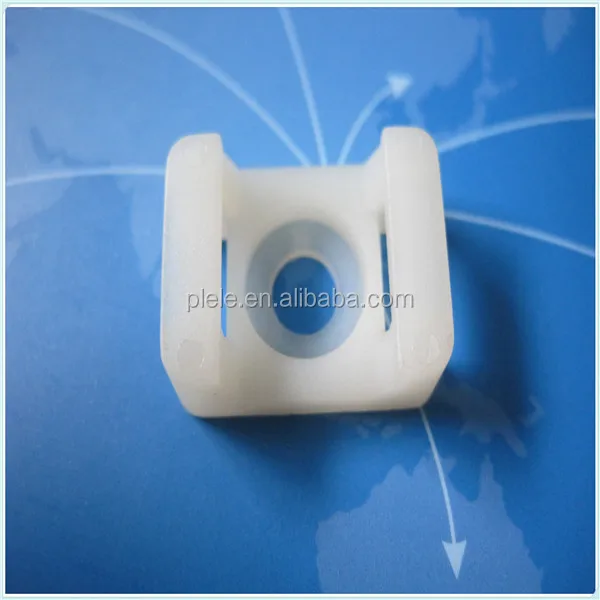 Поставка на пластиковые крепления для крепления на седло