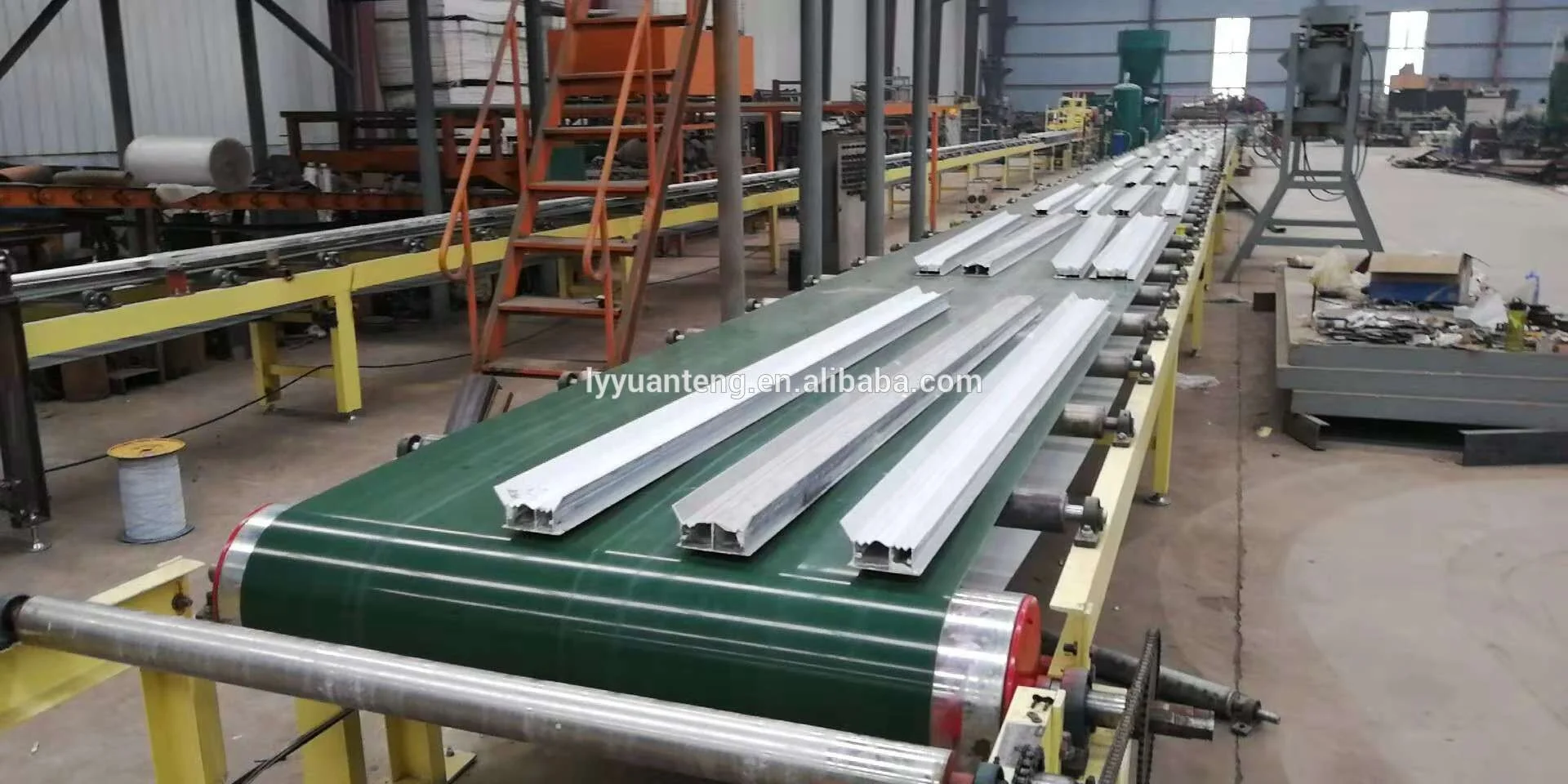 Gypsum cornice production line 25000 pcs one day with good quality