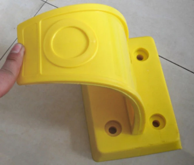 H29cm x L20cm x W14cm TPU delineator lane divider