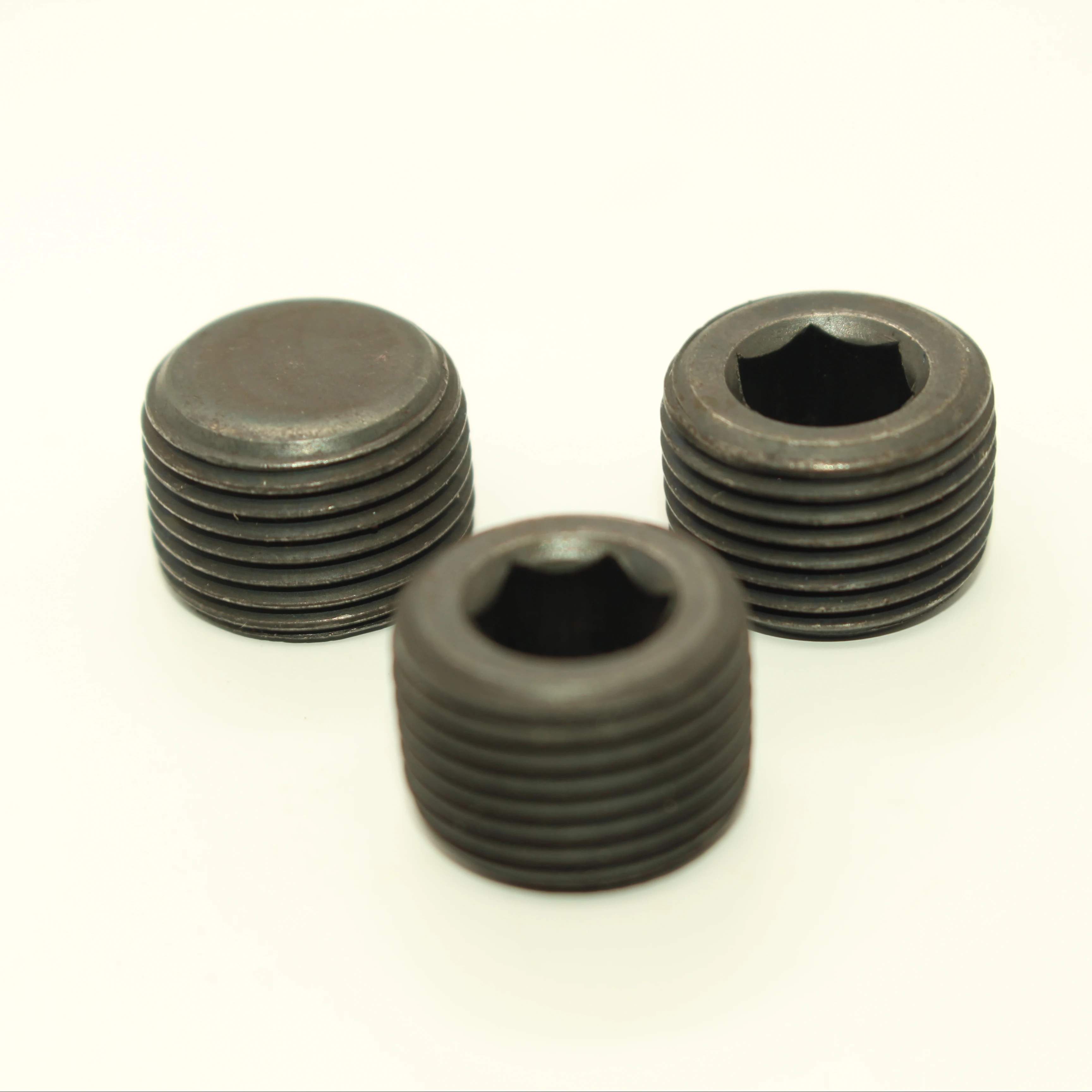 Hexagon socket pipe plugs