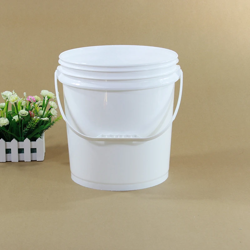 Food grade Cheap reusable unbreakable 5kg white round plastic fish bucket with lid and handle 5 liter for water manufacture