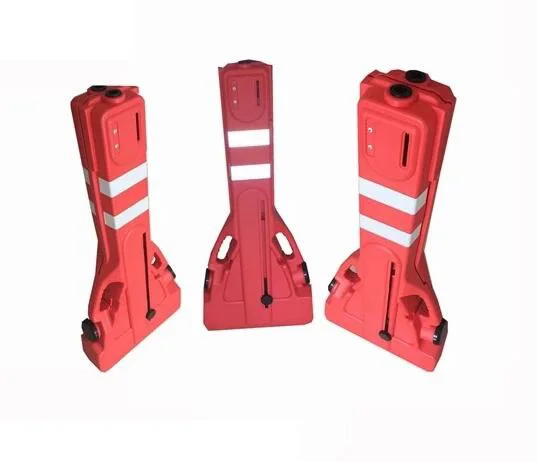 Retractable traffic barrier extensible barrier fence