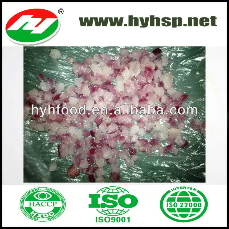 Замороженные красные кубики лука