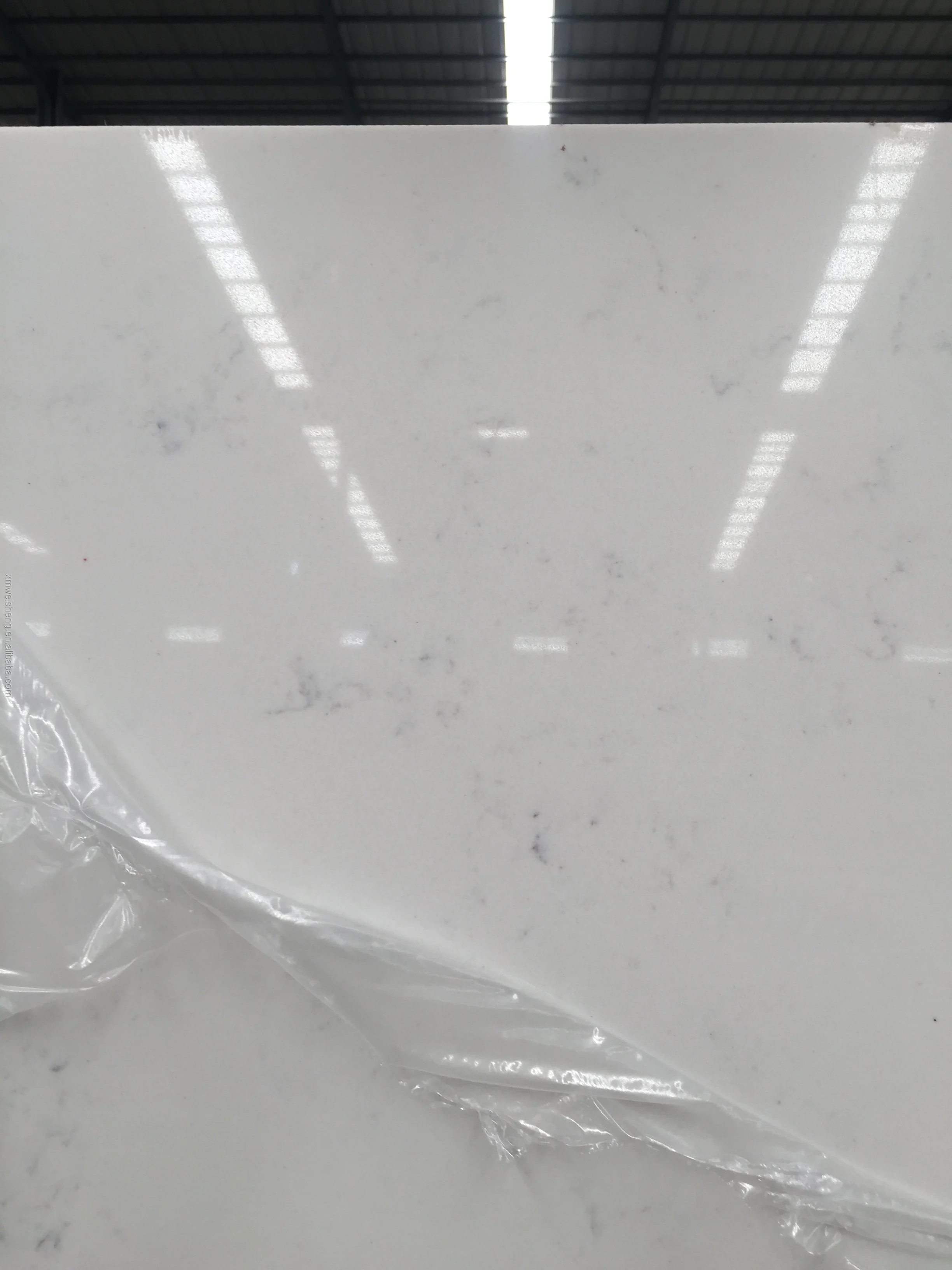 Polished Slabs with Multi-colors Artificial Quartz Wholesale Xiamen White Graphic Design Modern Villa Online Technical Support