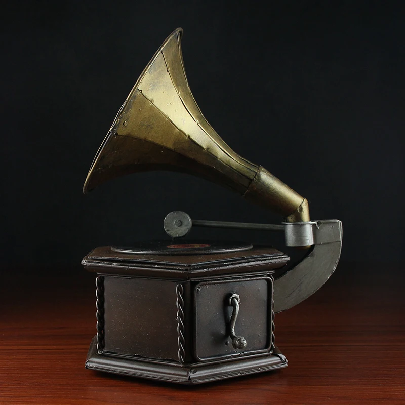 Wholesale Vintage Gramophone Antique Retro Prop Model Coin Bank Home Decoration Metal Crafts For Home Pub Office Decor