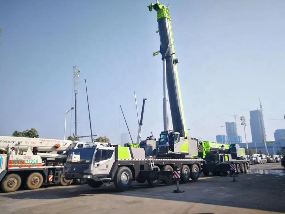 Zoomlion Six Hydraulic Lattice Boom 70T Mobile Truck Crane ZTC700