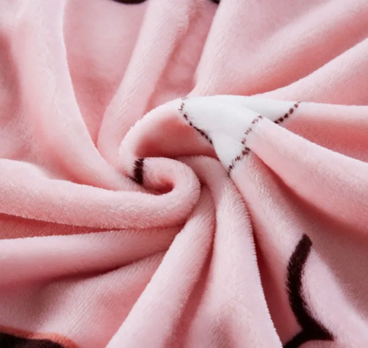 Korea style cheap wholesale 100%polyester flannel fleece blankets warm knitted home use customized gift made in china