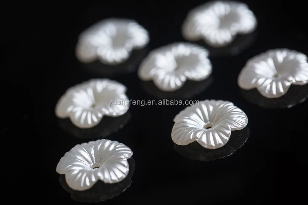 Plastic factory fashion accessories raw material all types of beads wholesale plastic white garment beads pearly for craft