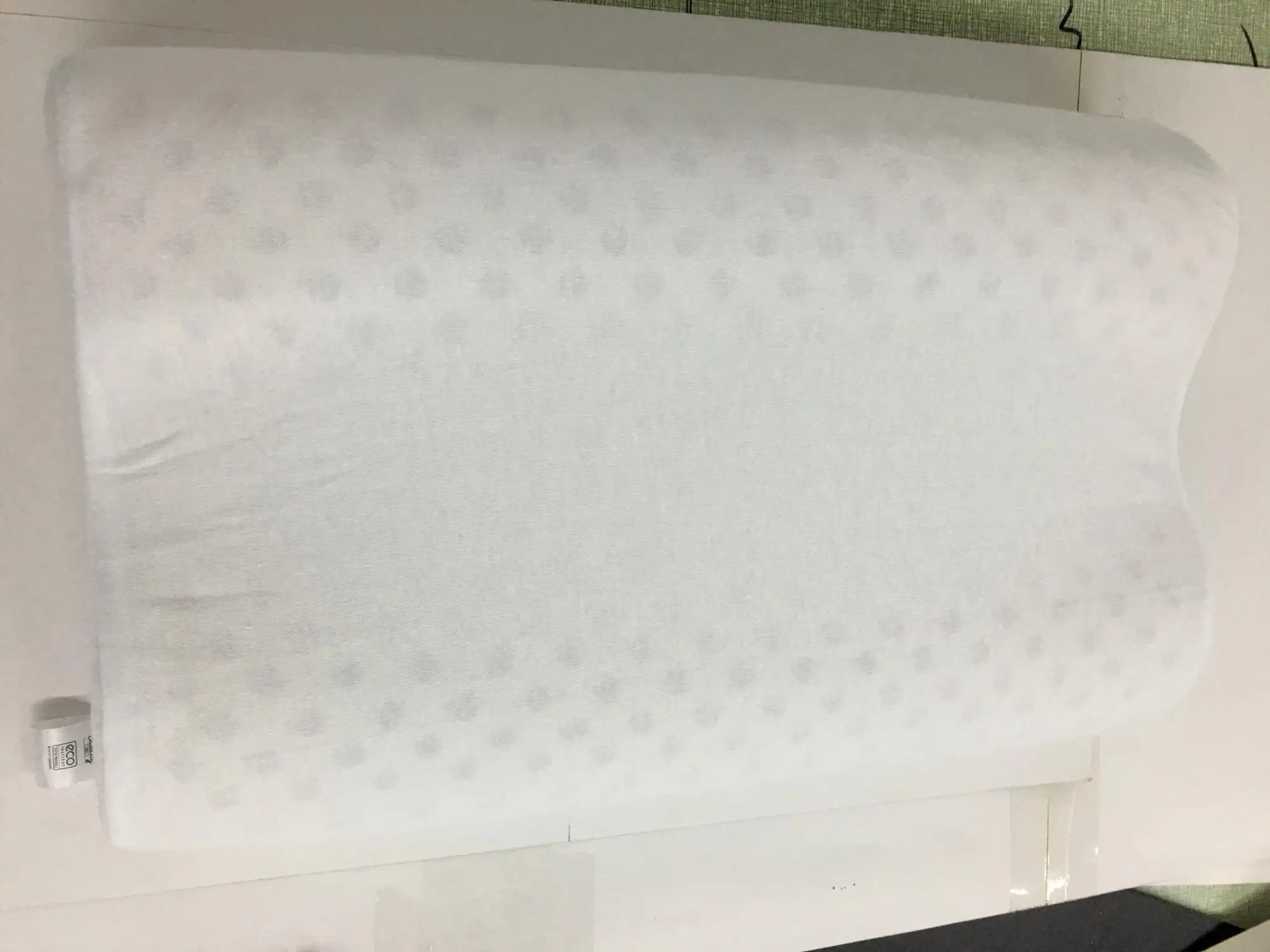 China Supplier Fabric Ventilated Natural Foam Latex Pillow for Adults Baby