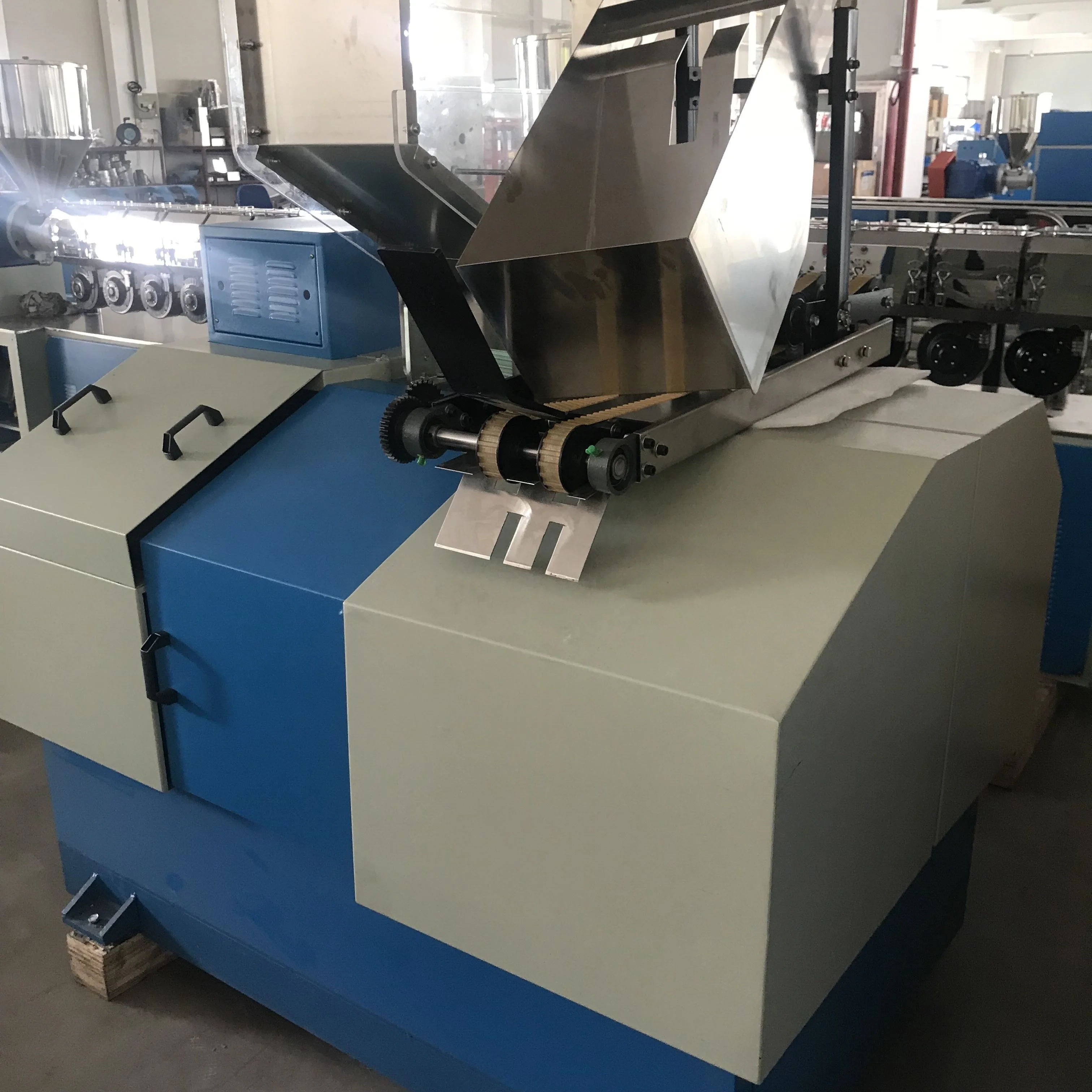 Машина для изготовления трубочек