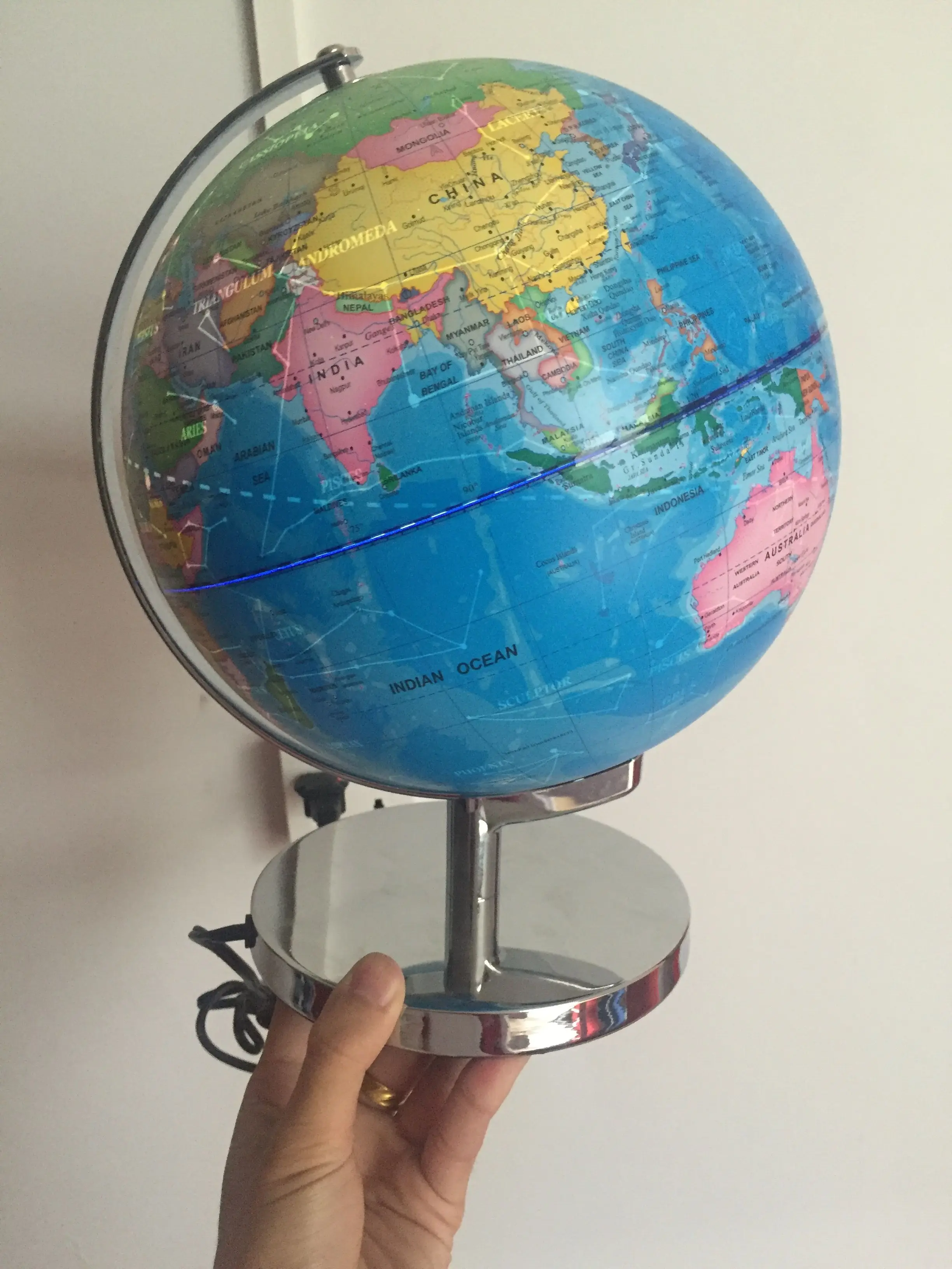 
Hot Selling Unique PVC Rotating Teaching Constellation Educational Illuminated World Globe With Light in Geography 