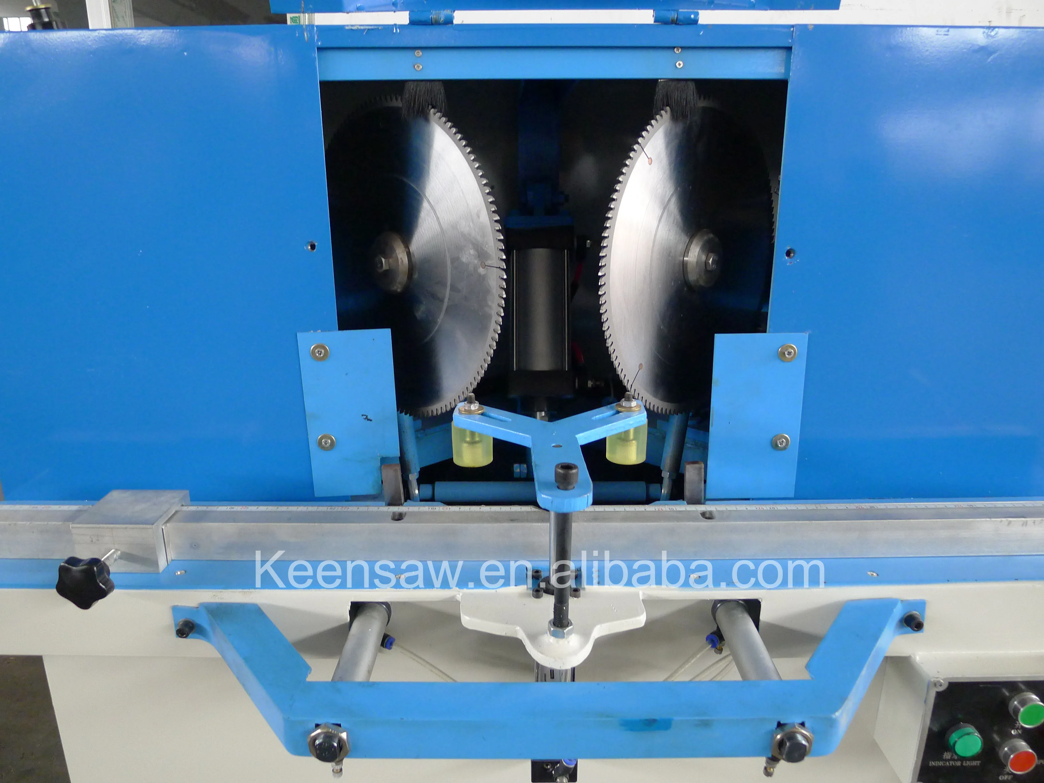 Aluminum Double Mitre Saw Cutting Window Machine