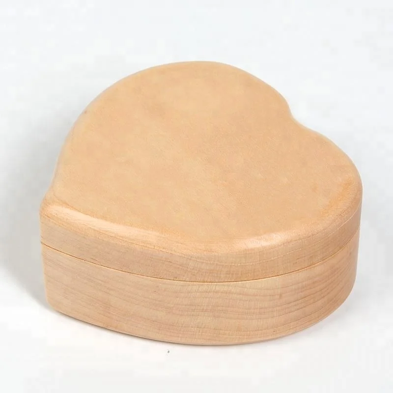 Latest Style Romance Heart Shape Wooden Music Box