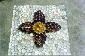 Paving Stones in Cobbles & Pebbles For Garden Deco