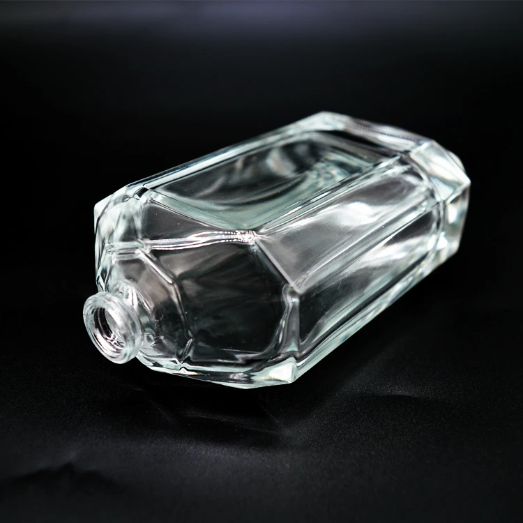 
Rhomboic perfume bottle magnetic cap 30ml 100ml 130ml made by China big factory 