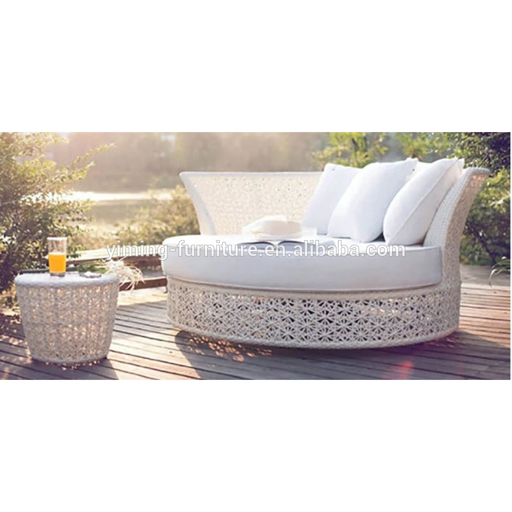 Fashionable new design modern sunbed all weather resin wicker outdoor garden daybed