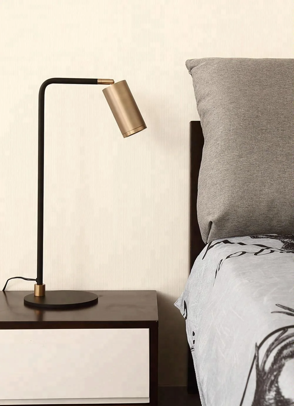 
Home Hotel Office Side Table Light Clear Metal Lamps Metal Table Lamp 