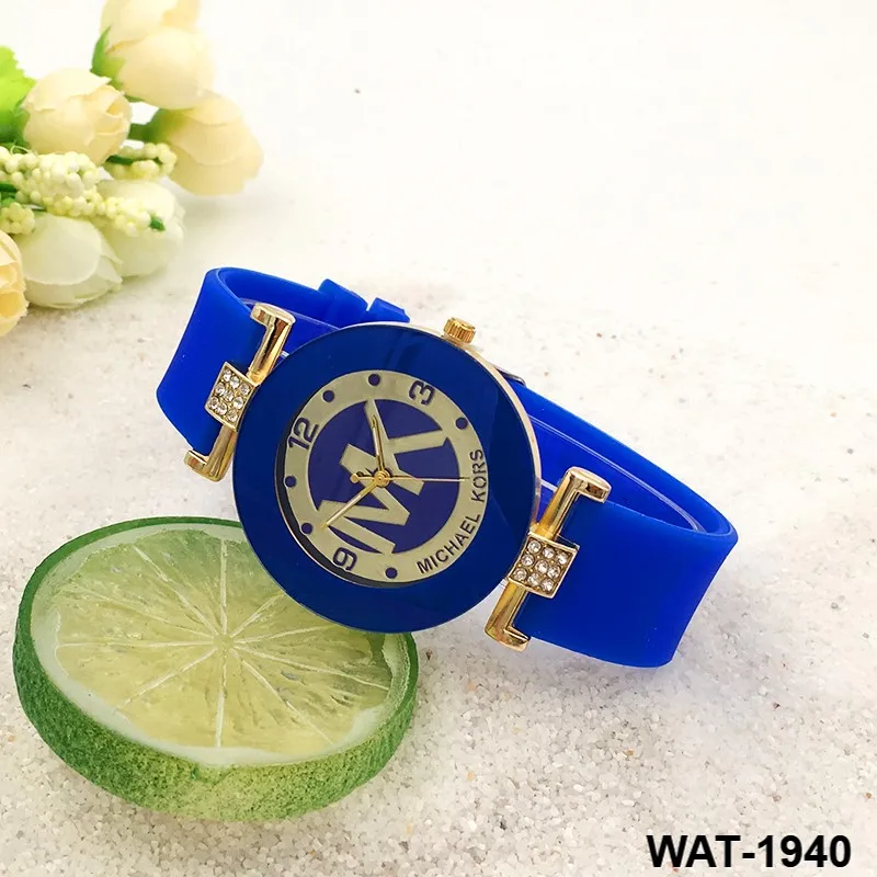 Fashion Women Men Quartz Analog Soft Sport Wrist Watch Geneva Silicone Band Mix Colour