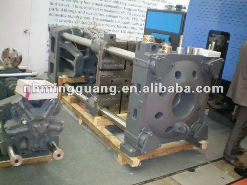 clamping unit for injection moulding machine