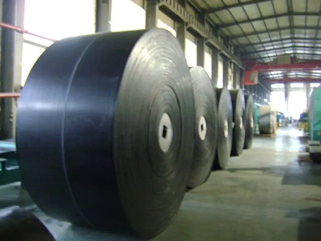 Хорошее гибкостью EP резиновая конвейерная лента цена от производителя