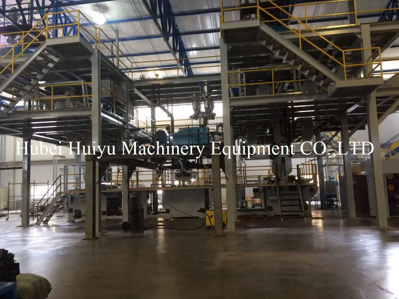 Высокопроизводительная полностью автоматическая машина из нетканого полипропилена для изготовления текстиля