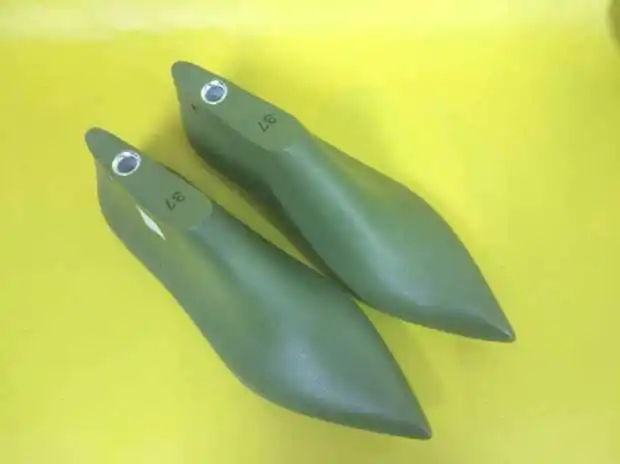 Ladies middle heel pointed toe plastic shoe lasts