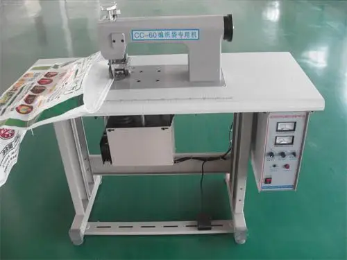 Non woven handle bag welding machine