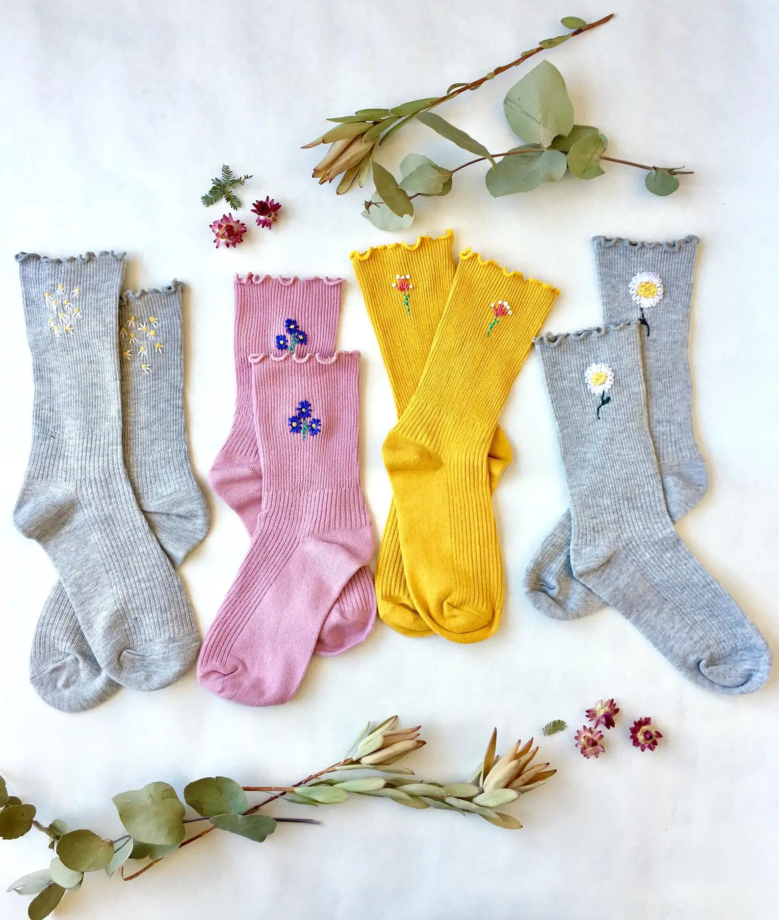 
AJ 19122 High Quality Cute Custom Funny Custom Embroidery Tube Cotton Socks For Teen Girls 
